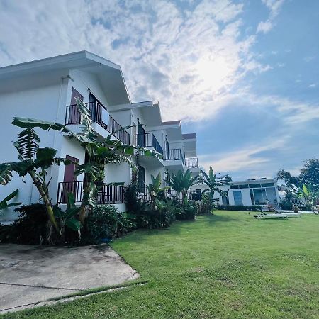 White Seaview Residence 클롱 무앙 비치 외부 사진