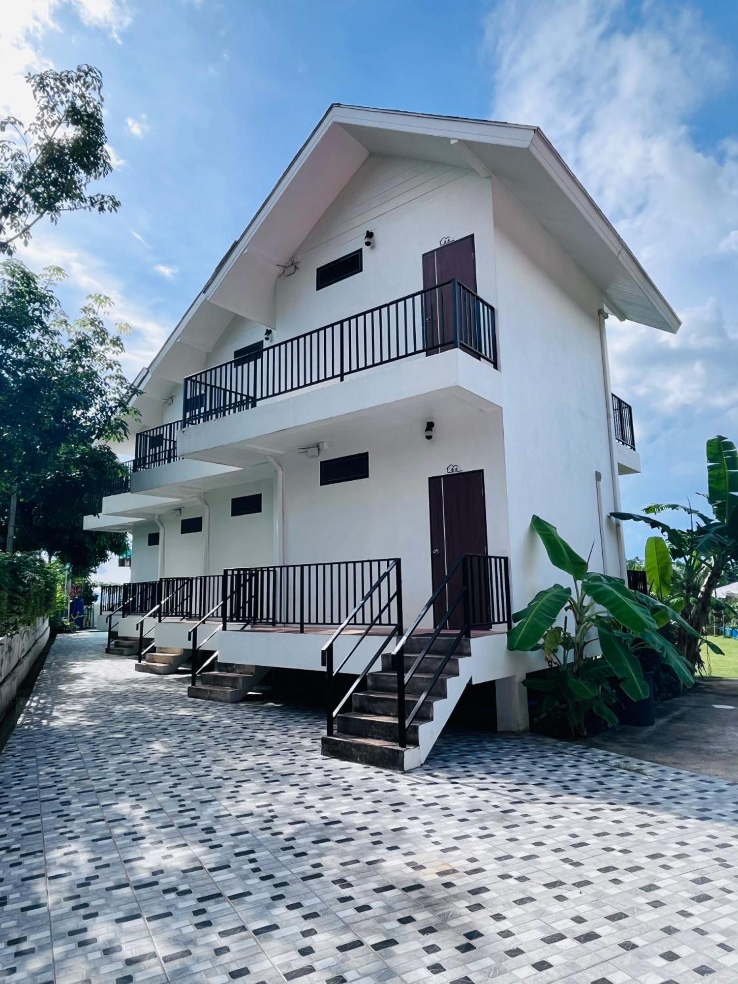 White Seaview Residence 클롱 무앙 비치 외부 사진